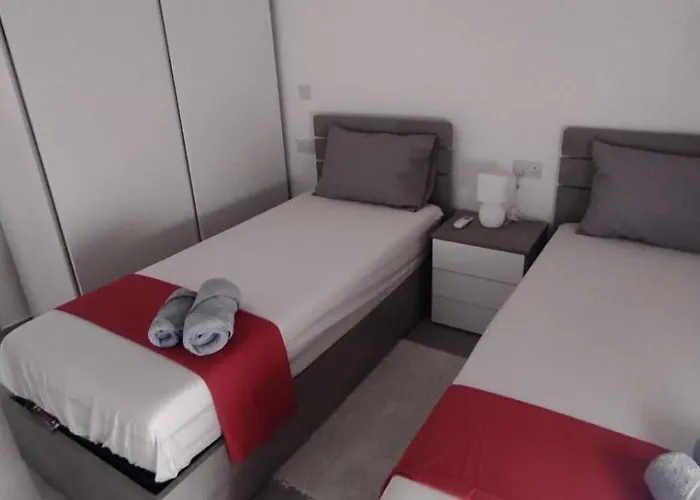 Amazing 2 Bedroom Location Daire *